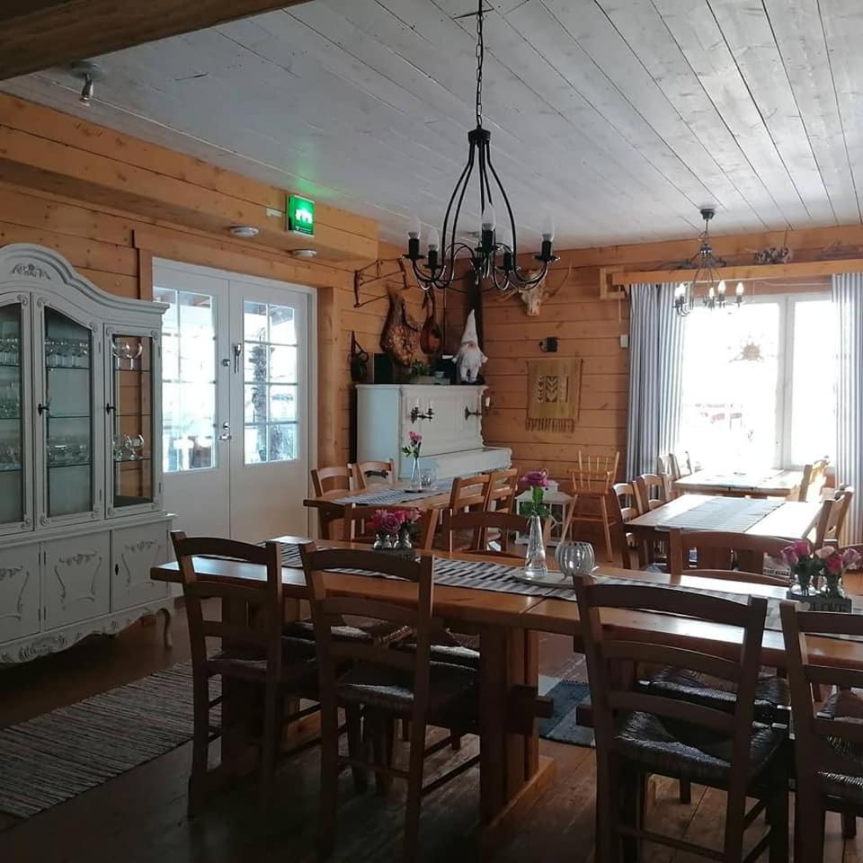 Santa'S Little Village - Hotel Uitonniemi Kemijarvi Bagian luar foto